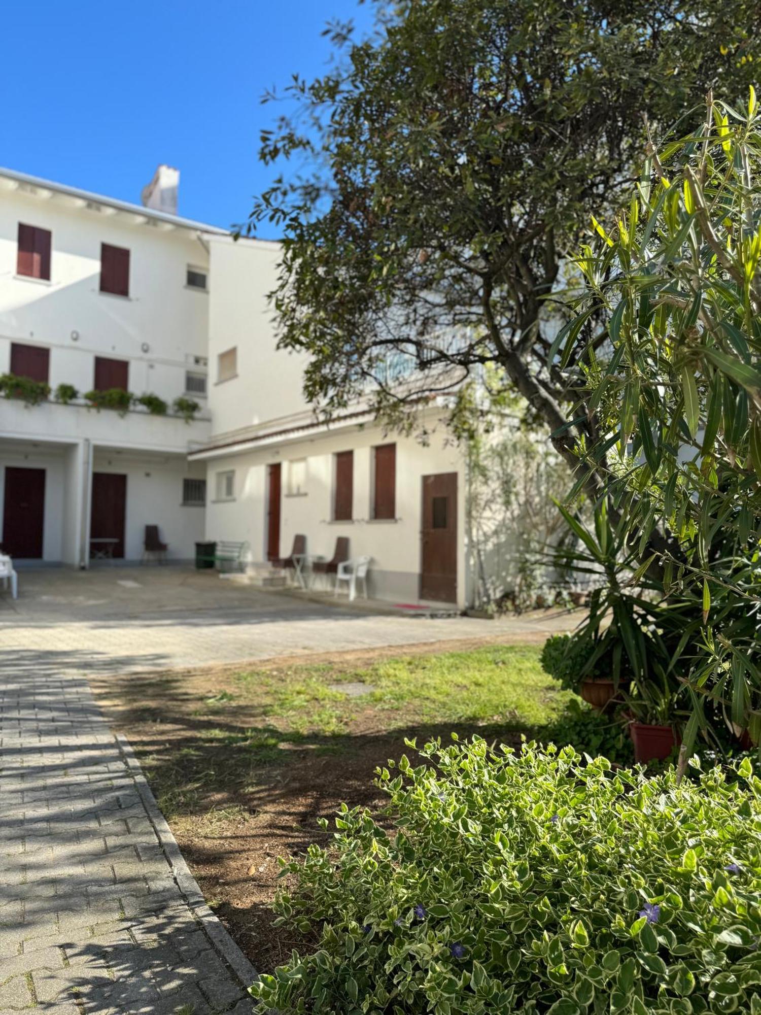 App4Rent Villa Zanetti - Appartamenti Con Spiaggia Privata Frontemare Лидо-ди-Езоло Экстерьер фото
