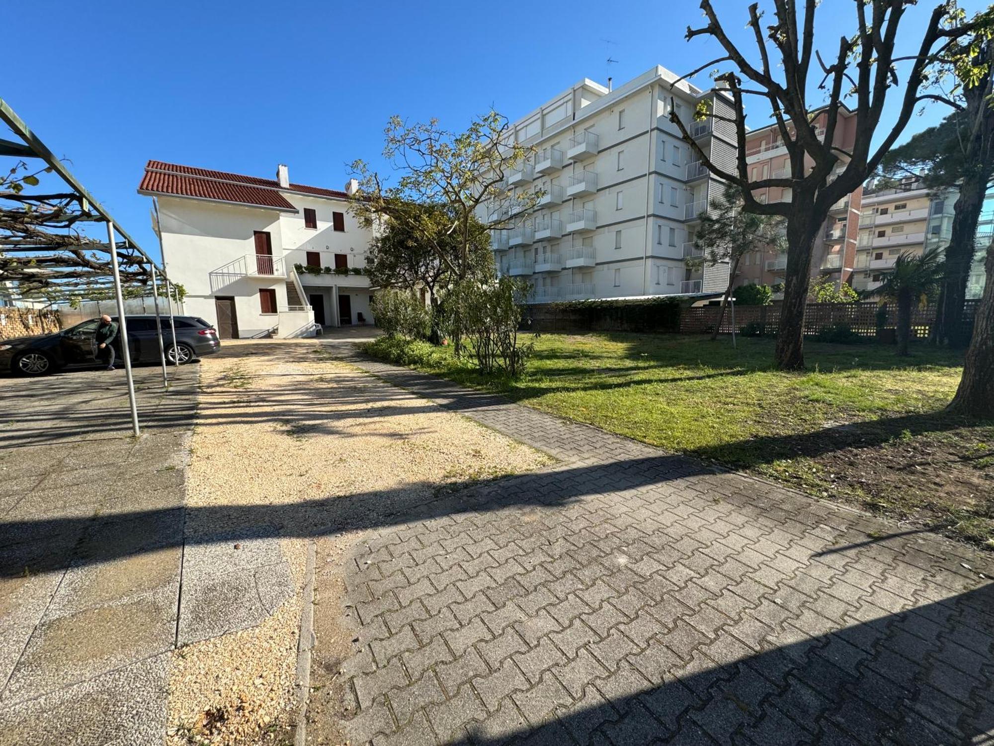 App4Rent Villa Zanetti - Appartamenti Con Spiaggia Privata Frontemare Лидо-ди-Езоло Экстерьер фото